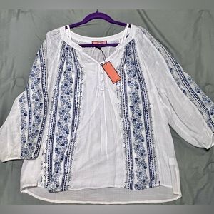 NWT Olive Hill While Blouse Side:XL